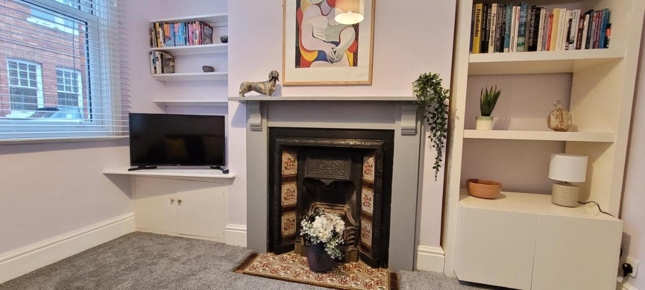 Hartoft St - 2 Bed Near River York Exterior foto