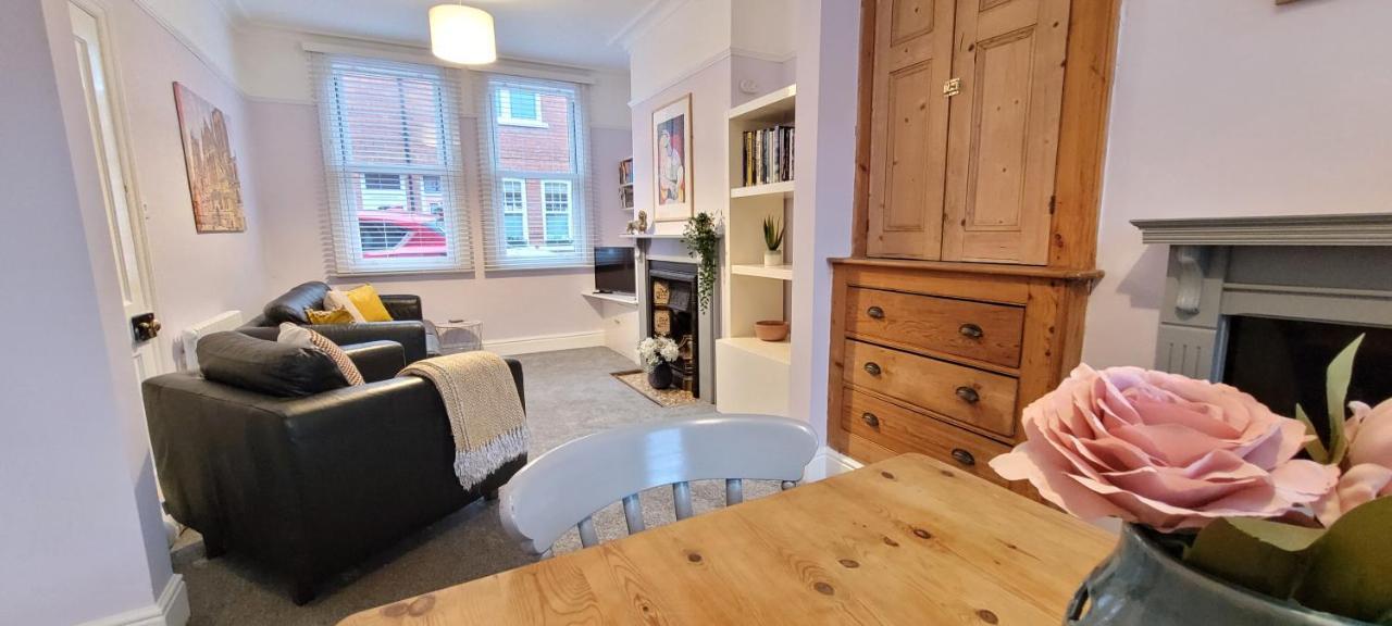 Hartoft St - 2 Bed Near River York Exterior foto