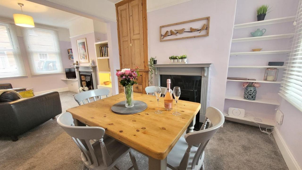 Hartoft St - 2 Bed Near River York Exterior foto